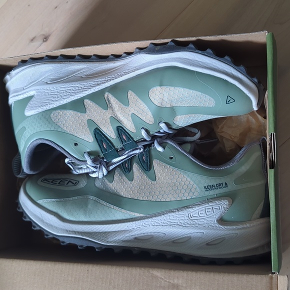 Keen Green Zionic Waterproof | Size 8.5 - Picture 3 of 4